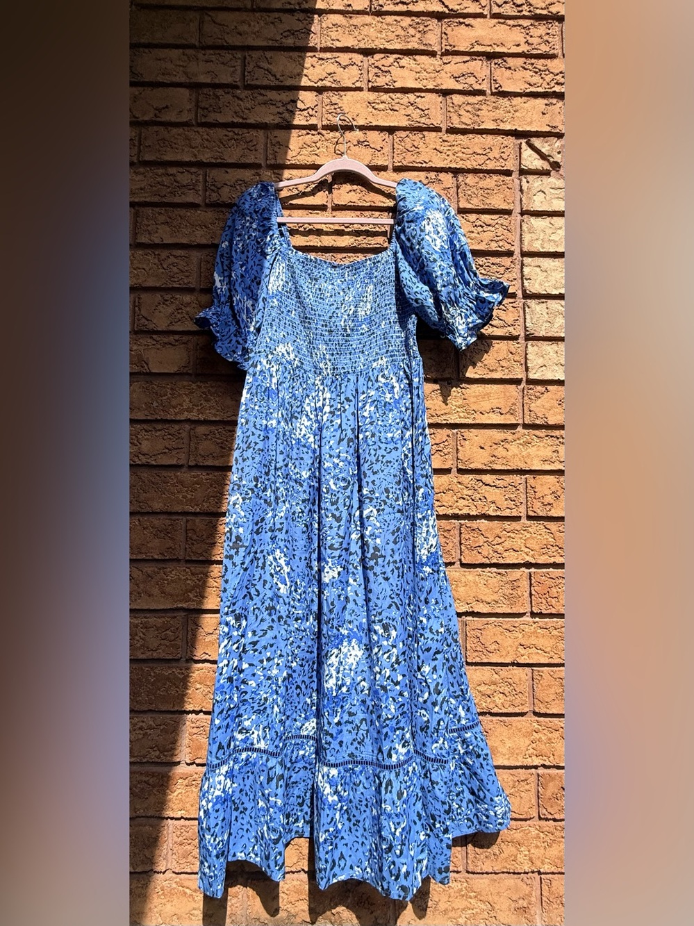 Velvet Heart  Blue Floral Puff Sleeve Smocked Midi Dress